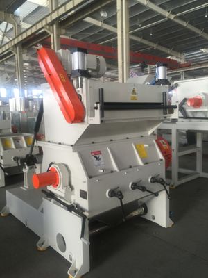600mm Dia Shaft 600kg / H آلة إعادة تدوير الخردة البلاستيكية