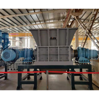 آلات إعادة تدوير النفايات البلاستيكية PET 430mm 300kg / H مع عزم دوران كبير