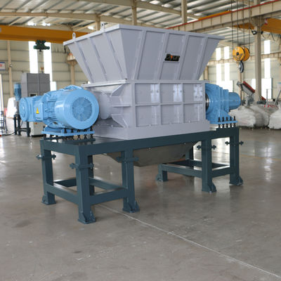 22kw 3000kg / H زجاجة آلة تقطيع النفايات البلاستيكية استهلاك منخفض للطاقة