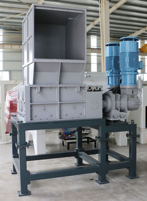 HDPE Blue Drum Foam Container أربعة محاور إعادة تدوير البلاستيك التقطيع